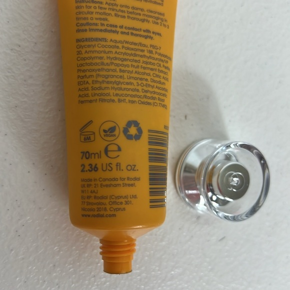 Rodial VIT C Papaya Enzyme Scrub 70 ml/2.36 fl oz NIP - Picture 4 of 4